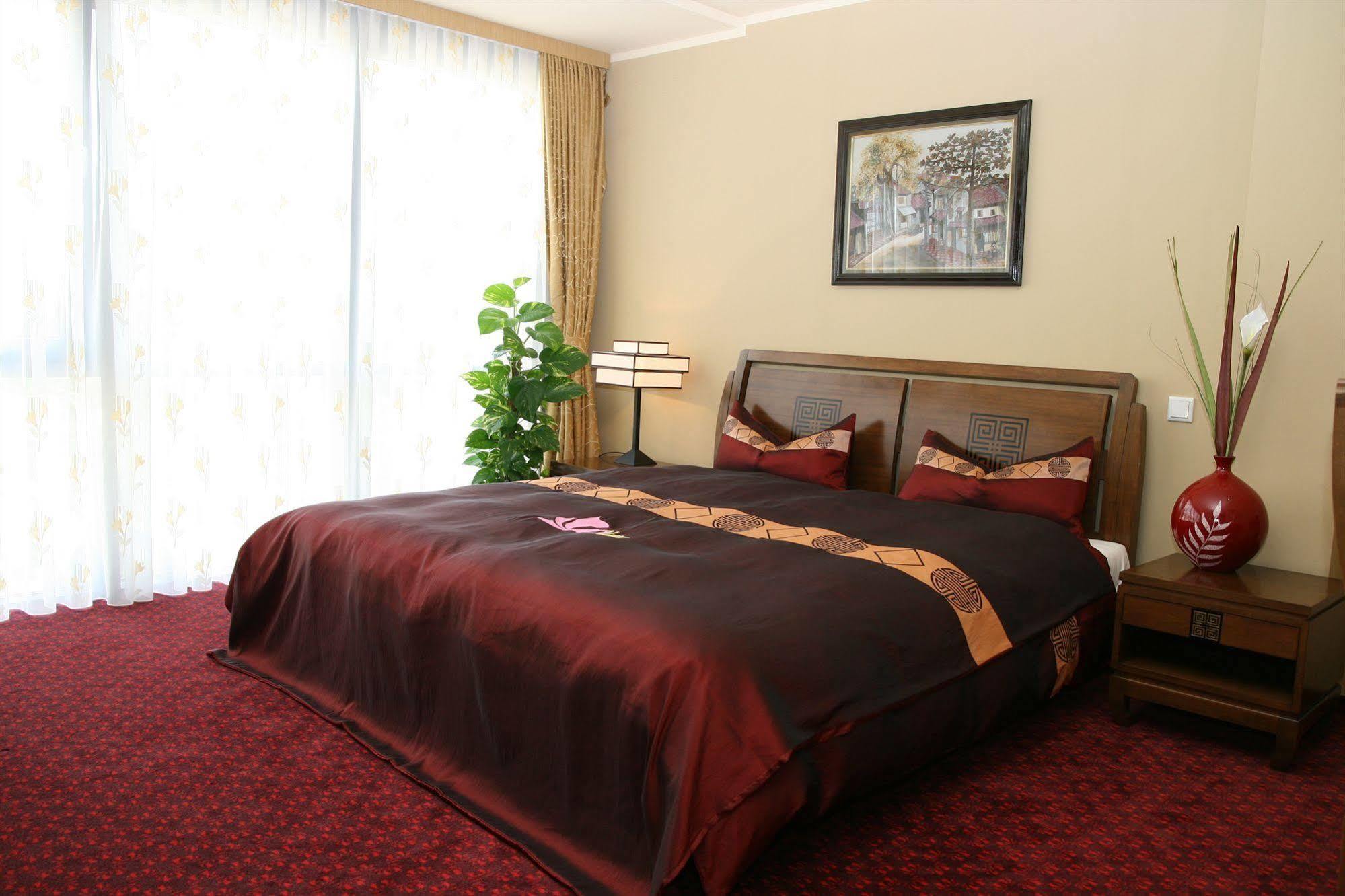 Halong 3* Berlino